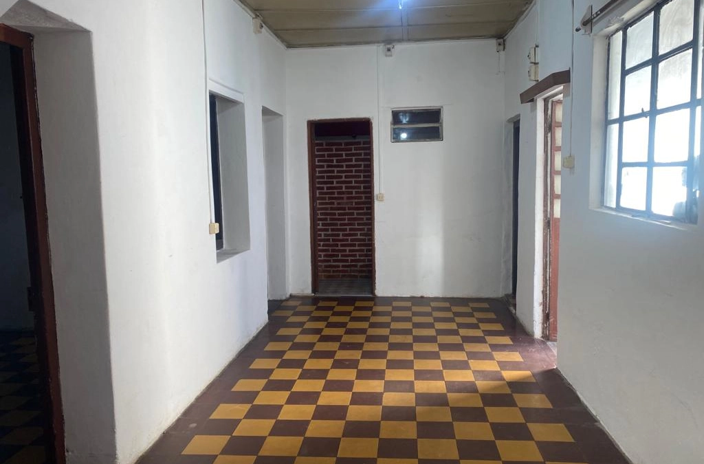 Imagen principal Casa de 3 dormitorios, en 19 de abril casi España